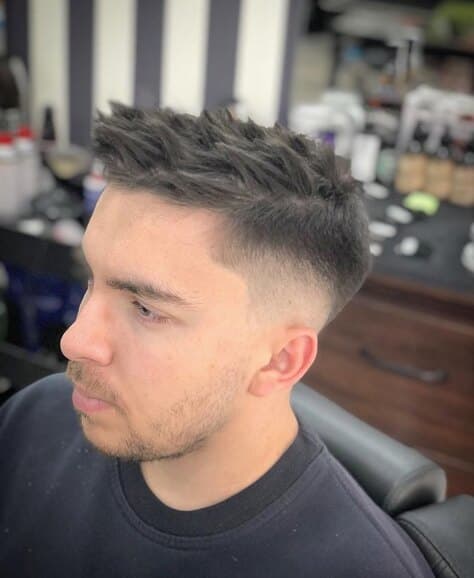 Corte texturizado con volumen en la parte superior