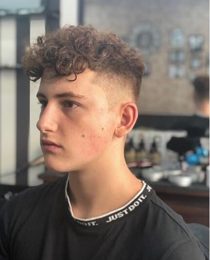 Corte para cabello rizado con degradado